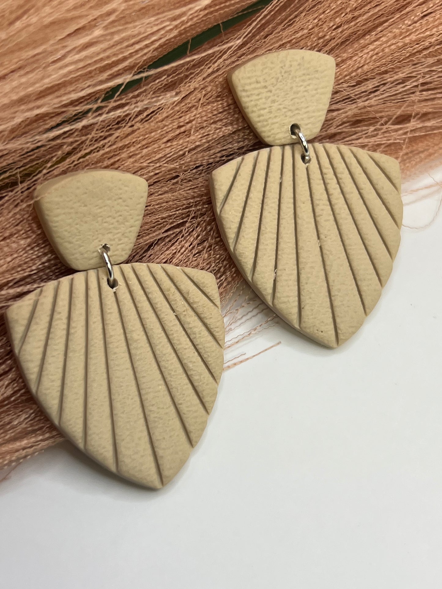 Beige scalloped dangles
