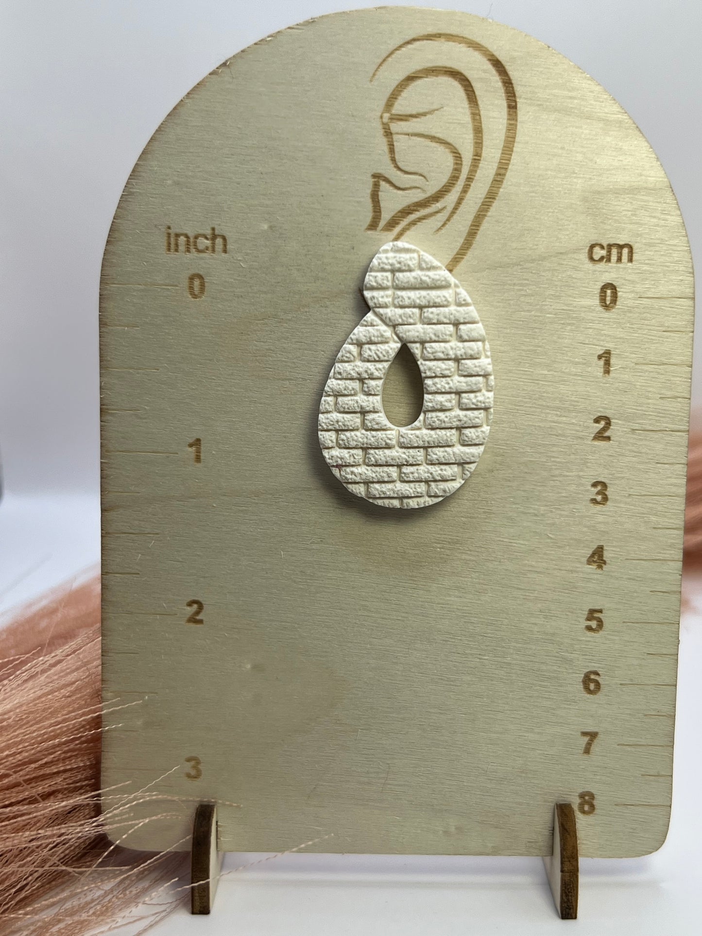 White brick layered studs