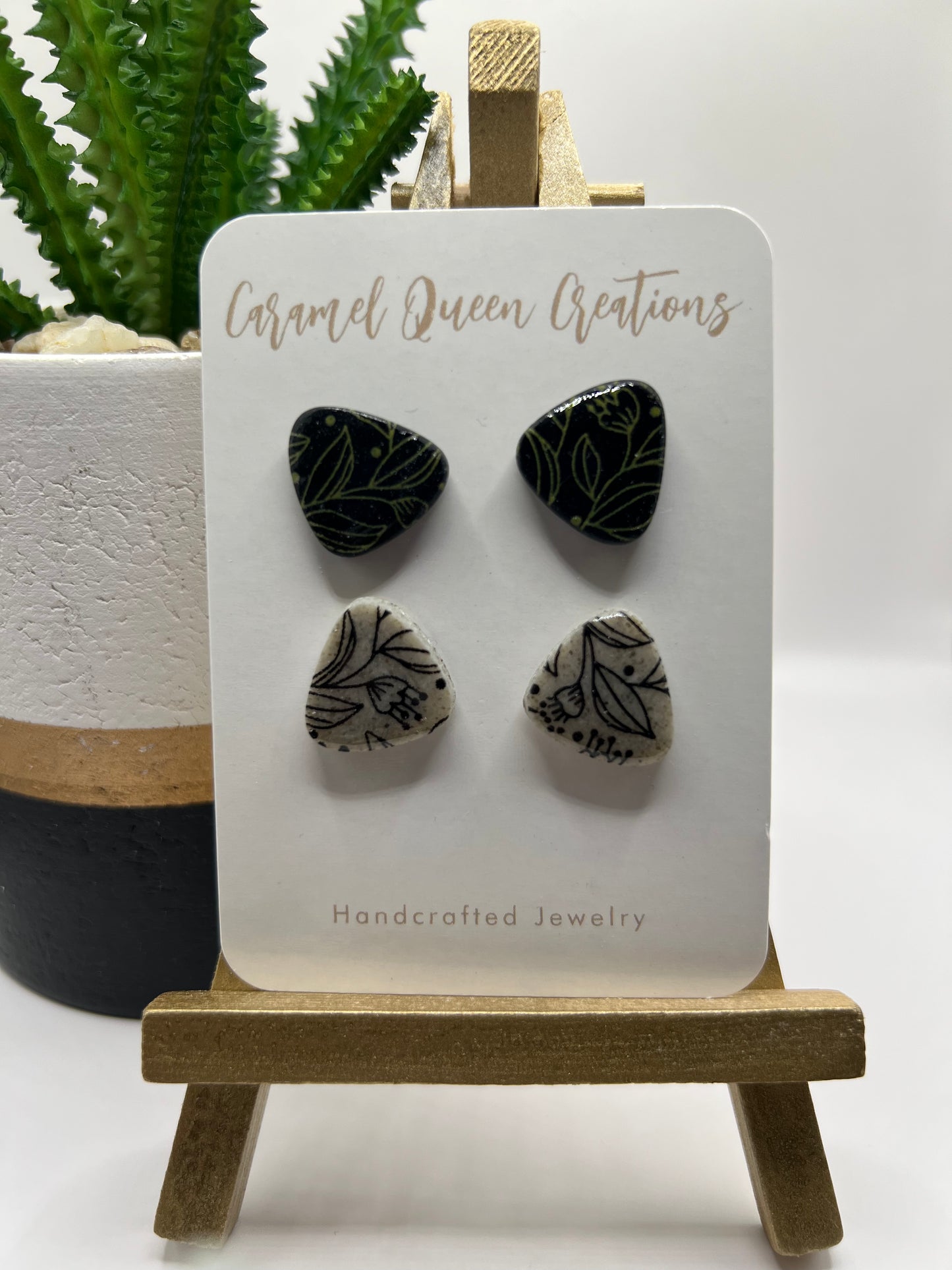 Floral printed stud pack