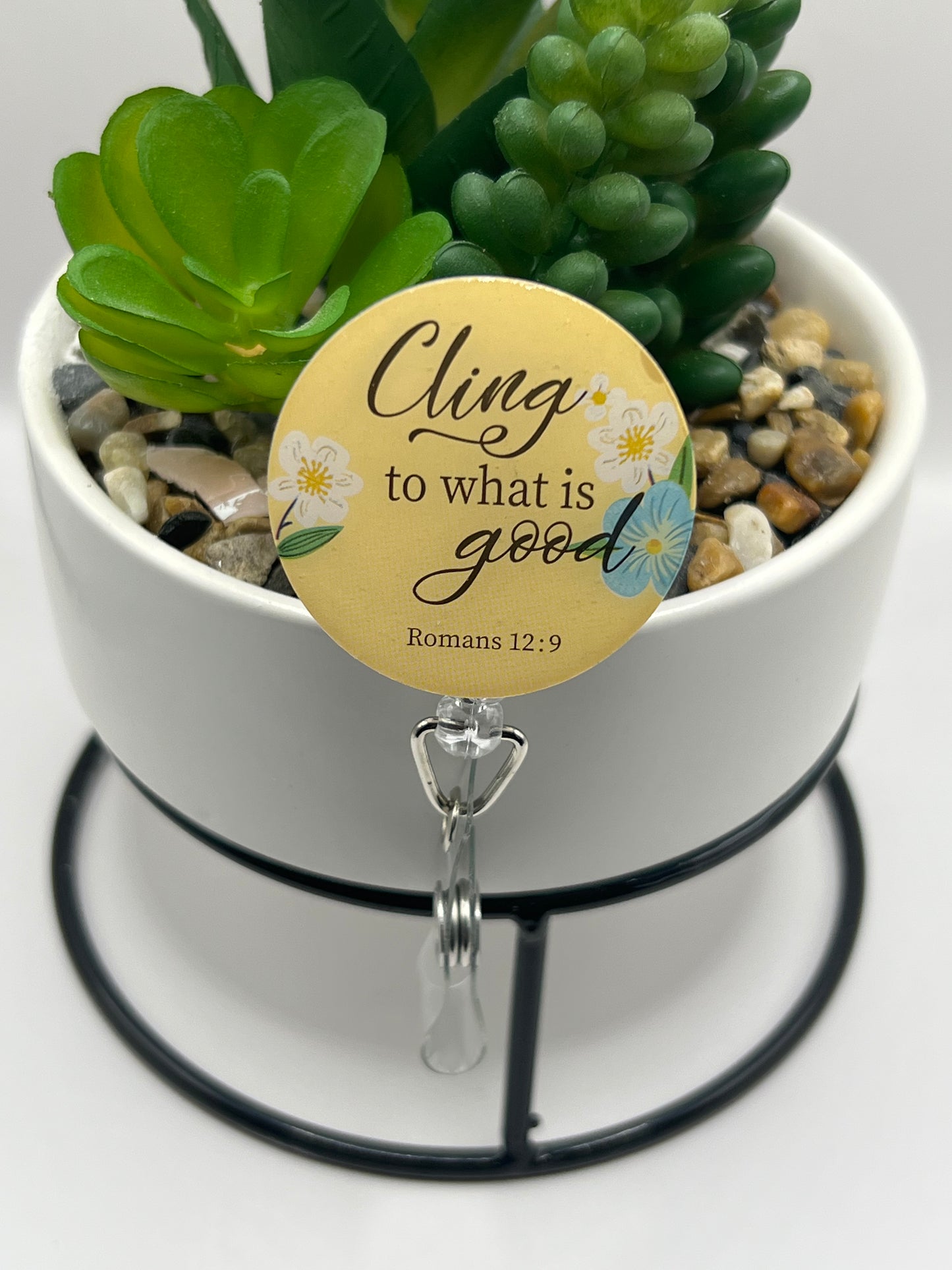 “Cling” badge reel