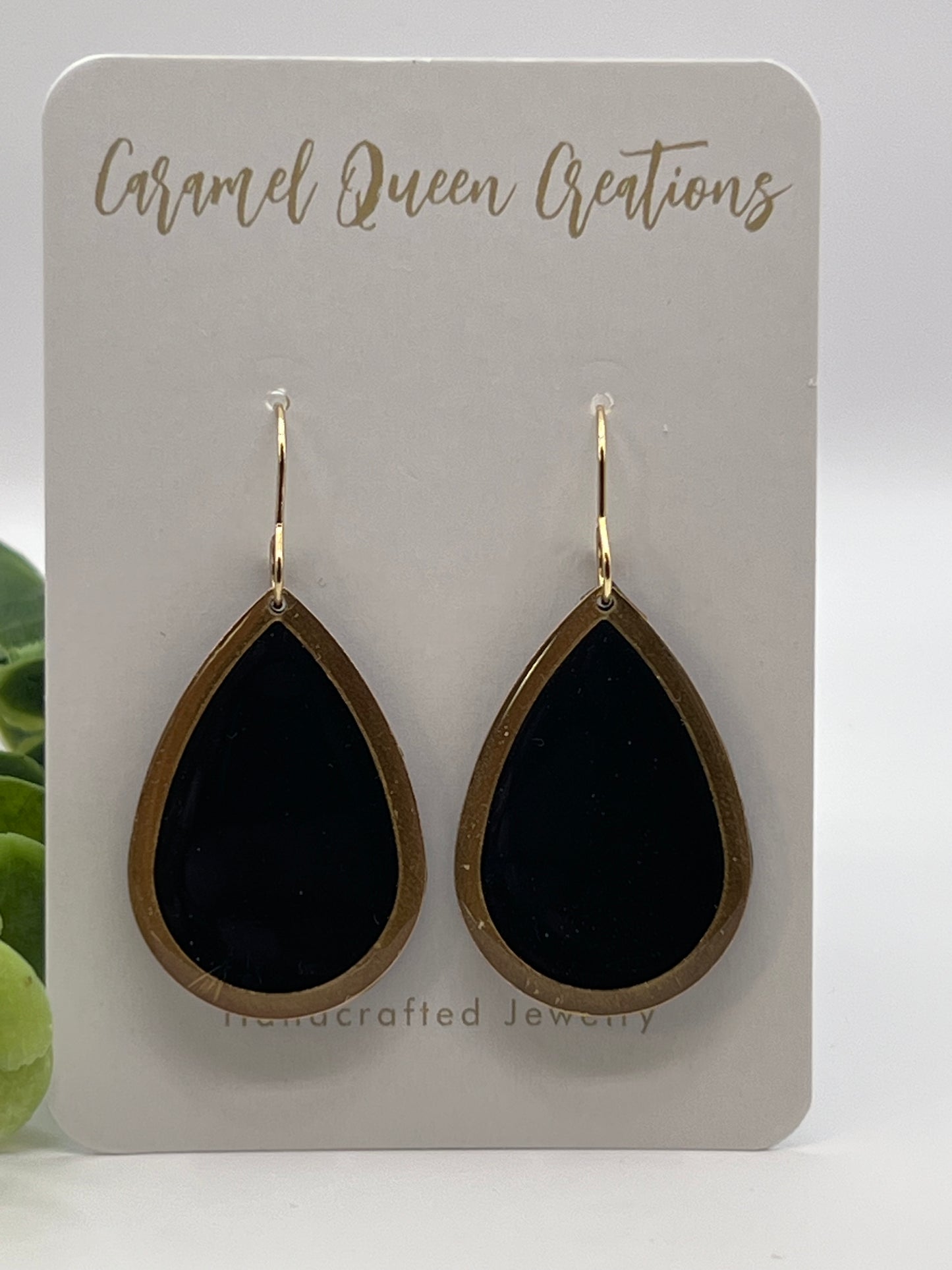 Black teardrop dangled