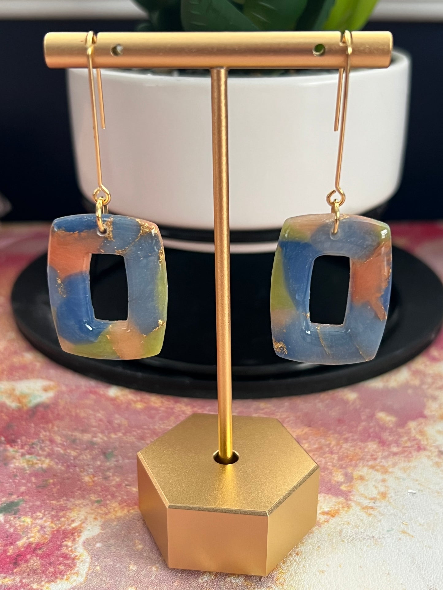 Tricolored translucent dangles