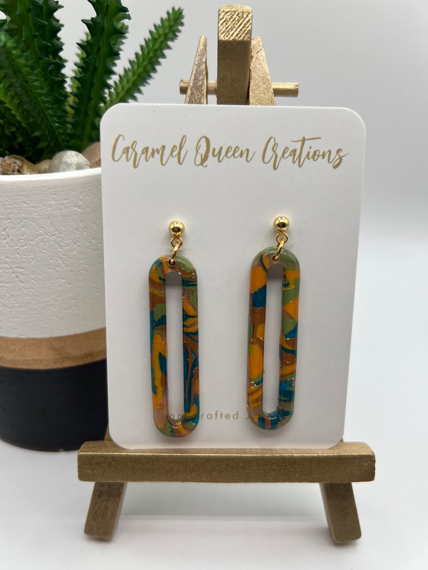 Multicolored long dangles