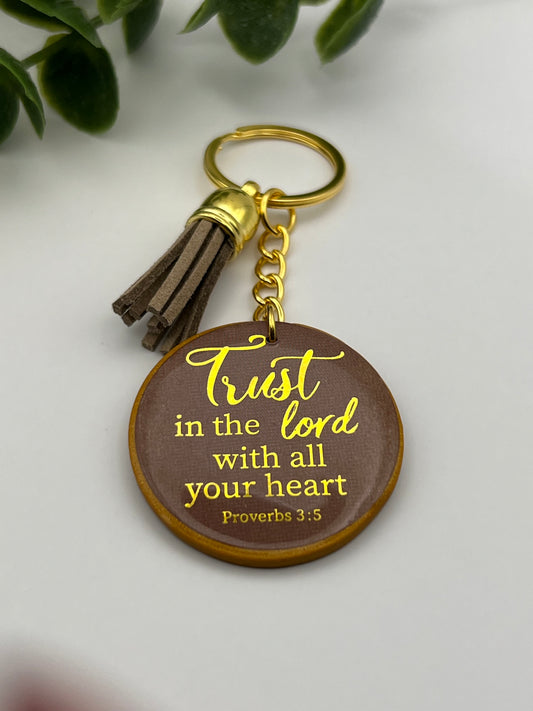 Taupe scriptural keychain