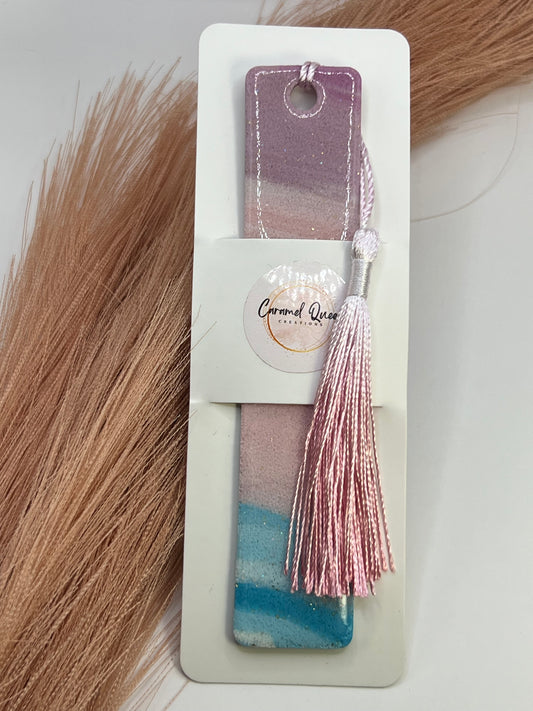 Tricolored marbled bookmark