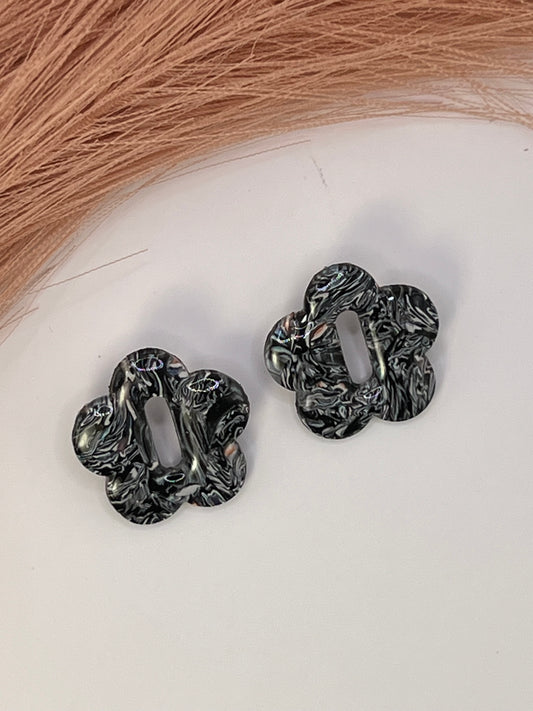 Multicolored marbled studs