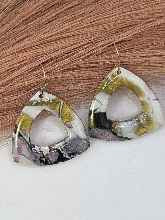 Multicolored triangle dangles