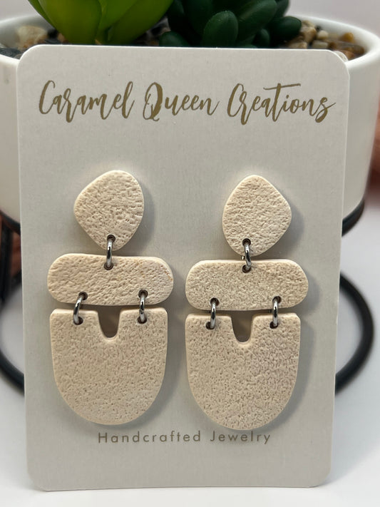 Vanilla geometric hooped dangles
